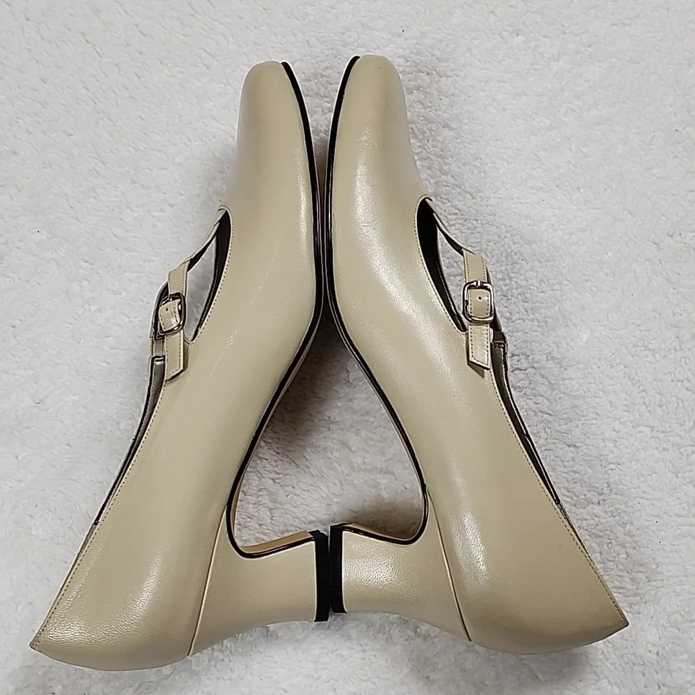 Ros Hommerson Ivory Beige Pumps New In Box